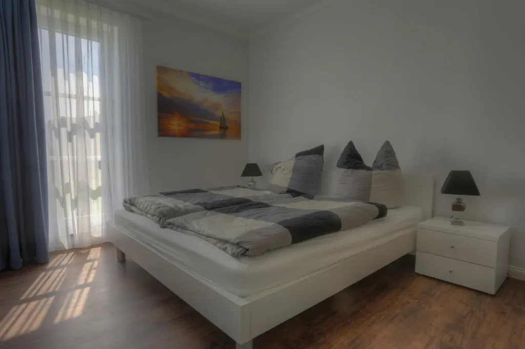 Schlafzimmer 1