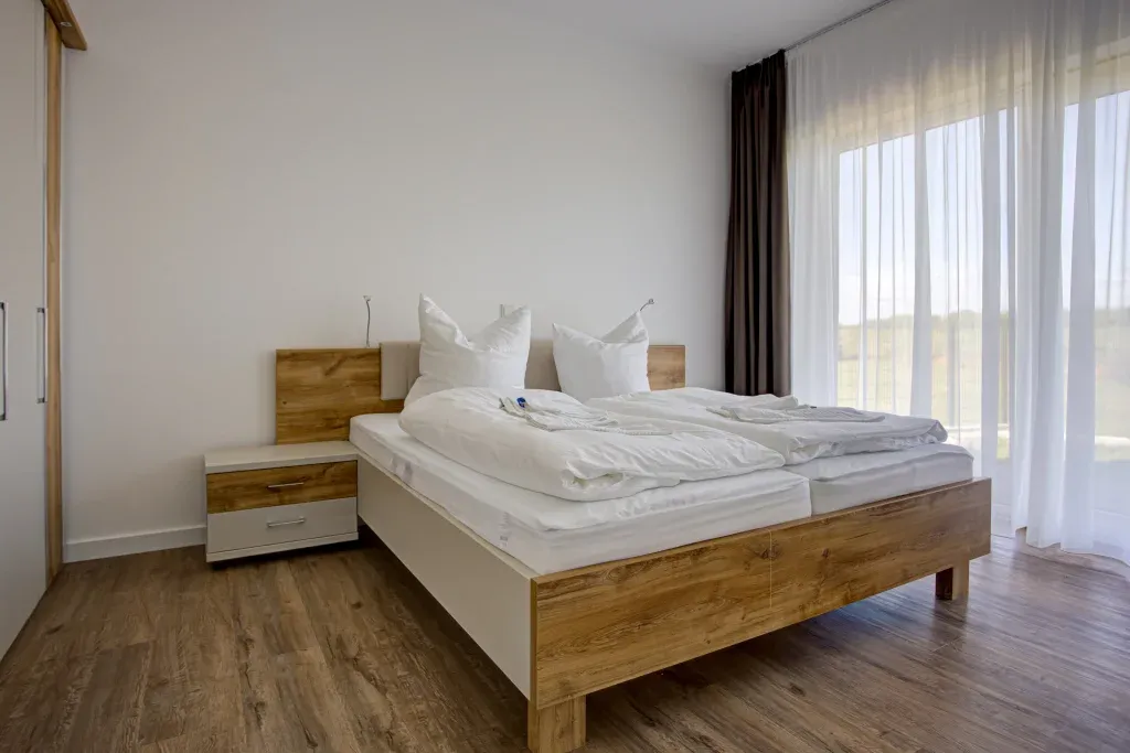 Schlafzimmer 1