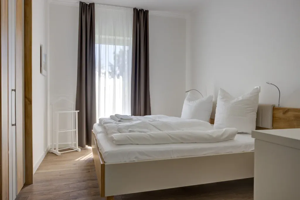 Schlafzimmer 1