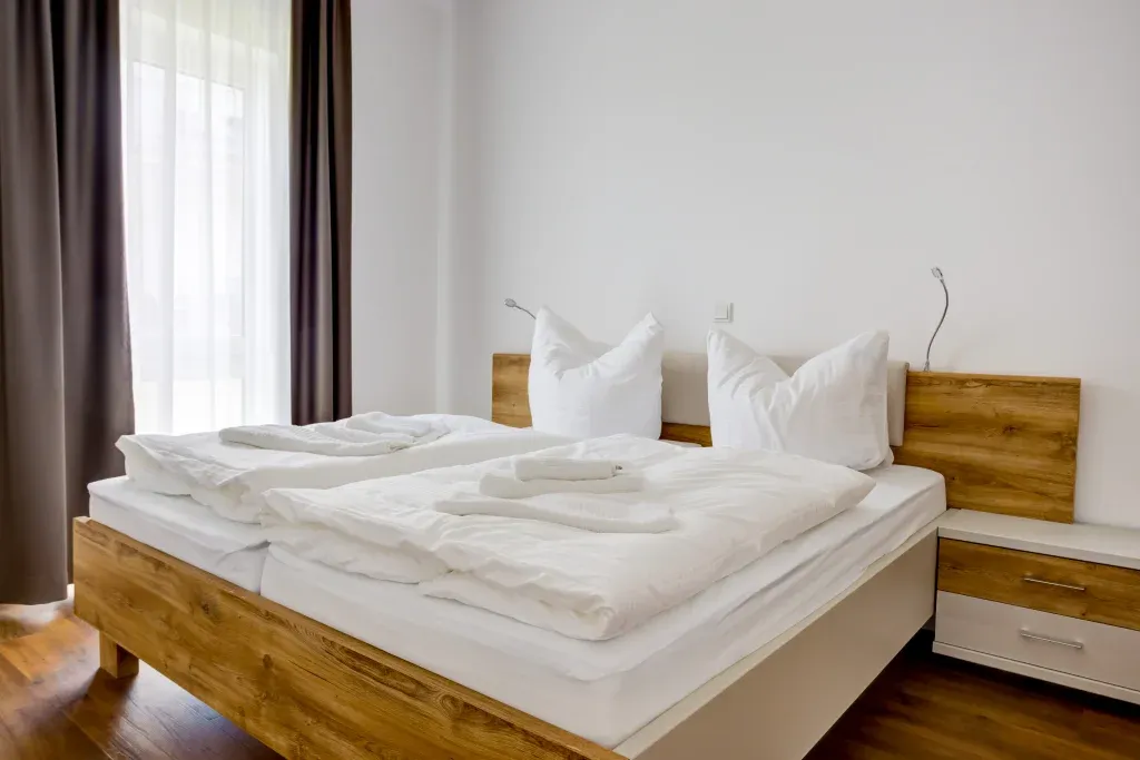 Schlafzimmer 1