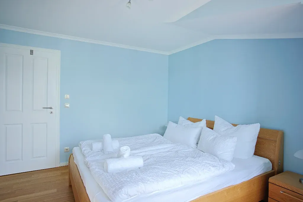 Schlafzimmer 1